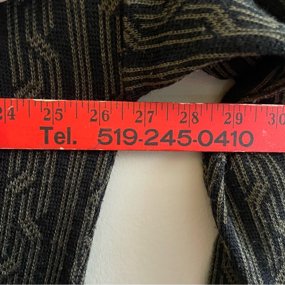 Vintage Black & Olive Green Patterned V-Neck Sweater – Size XL EUC – 30% Wool - Picture 12 of 13